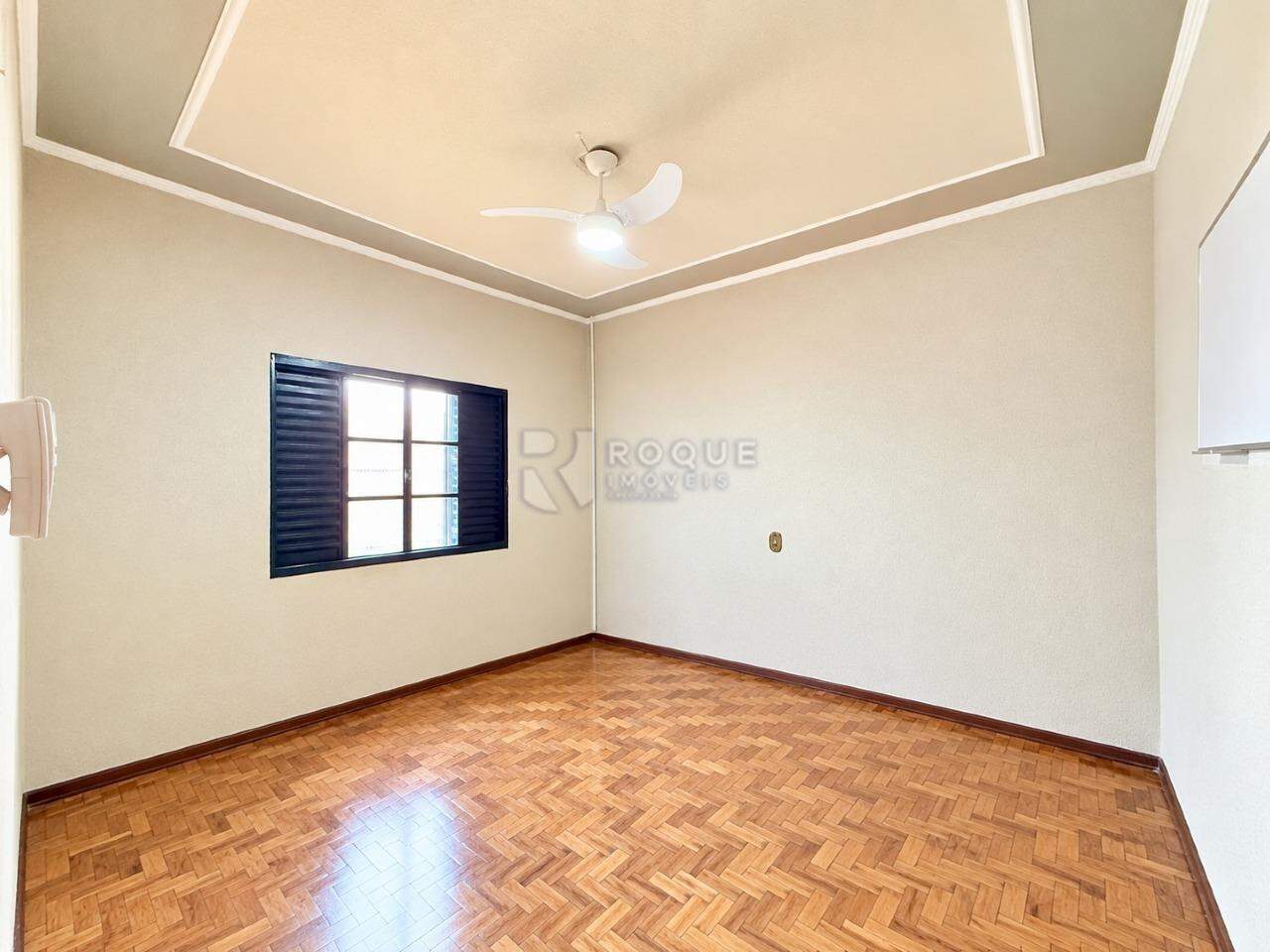 Casa Residencial para aluguel no bairro Vila da Glória: Dormitório 01