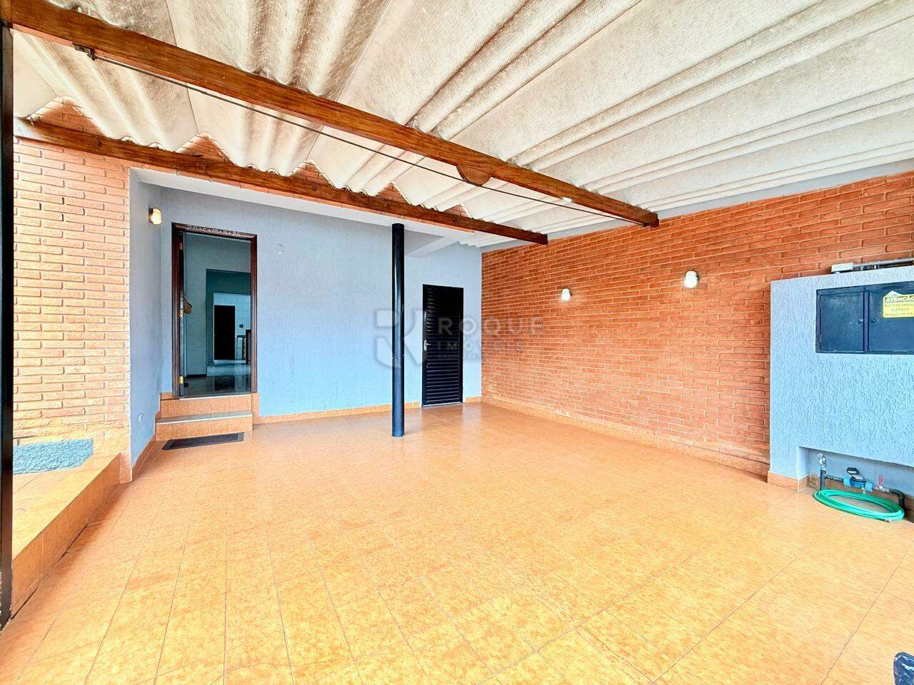 Casa Residencial para aluguel no bairro Vila da Glória: Garagem