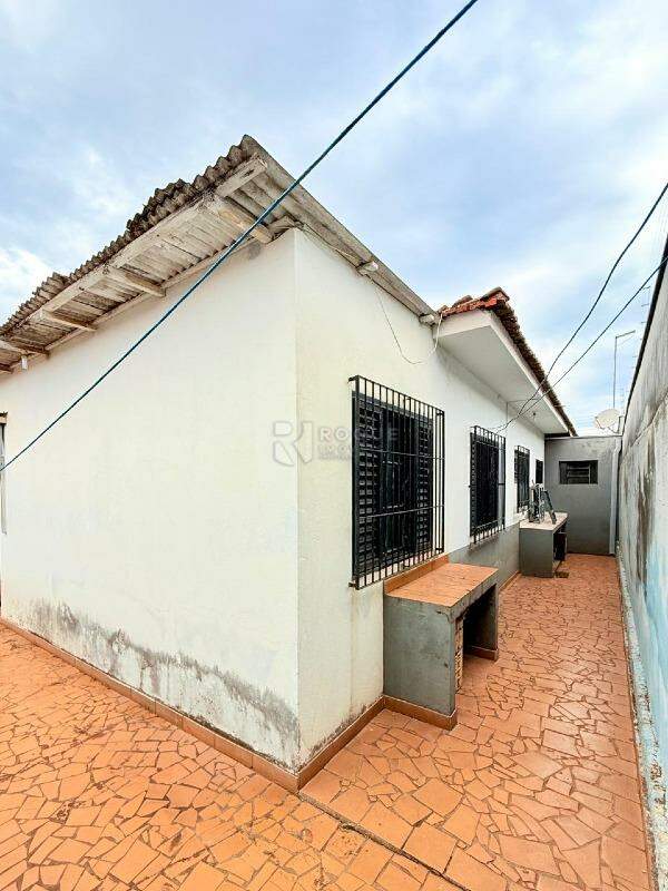 Casa Residencial para aluguel no bairro Vila da Glória: Corredor