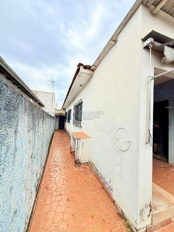 Casa Residencial para aluguel no bairro Vila da Glória: Corredor