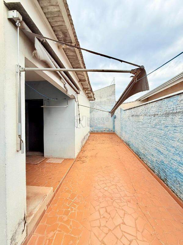 Casa Residencial para aluguel no bairro Vila da Glória: Quintal