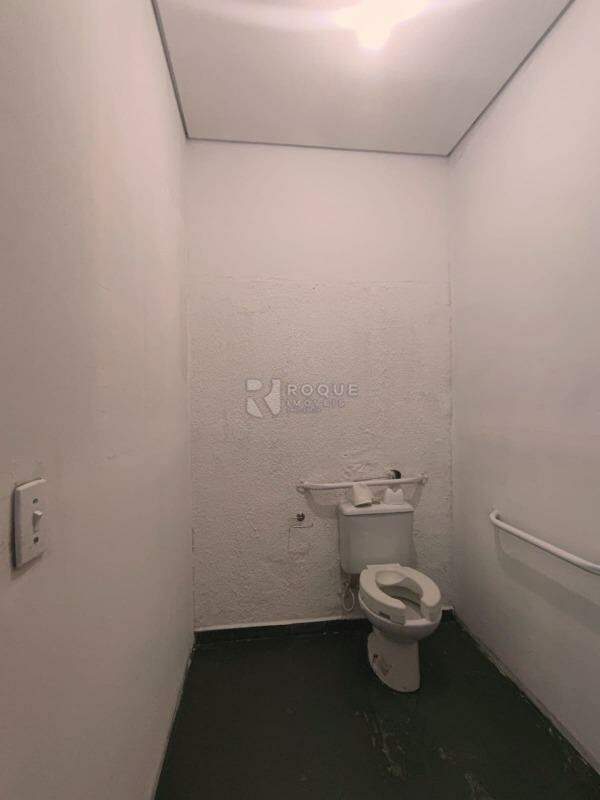 Salão para aluguel no bairro Parque Hippolyto: WC 1