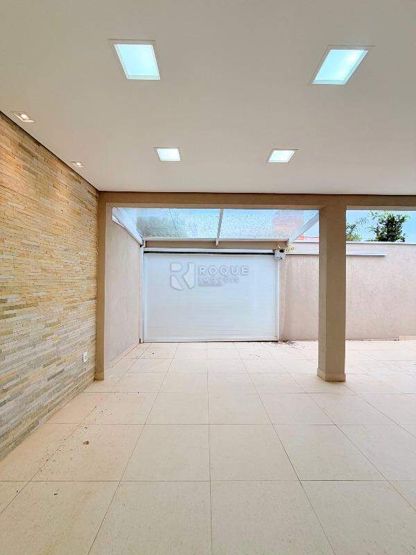 Casa Residencial para aluguel no bairro Jardim Porto Real: Garagem