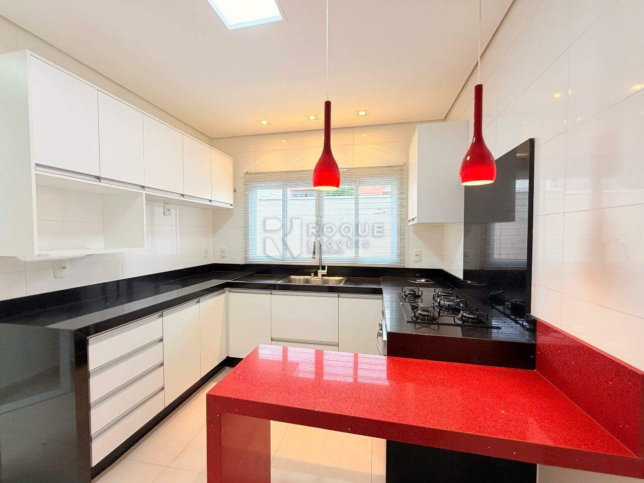 Casa Residencial para aluguel no bairro Jardim Porto Real: Cozinha