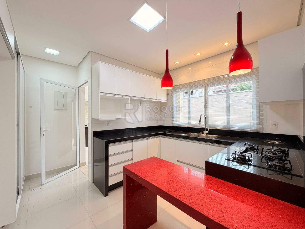 Casa Residencial para aluguel no bairro Jardim Porto Real: Cozinha