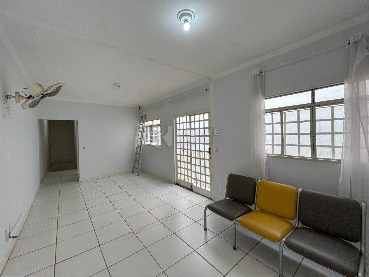 Salas/Conjuntos para aluguel no bairro Jardim Vista Alegre: Sala 4 segundo andar 