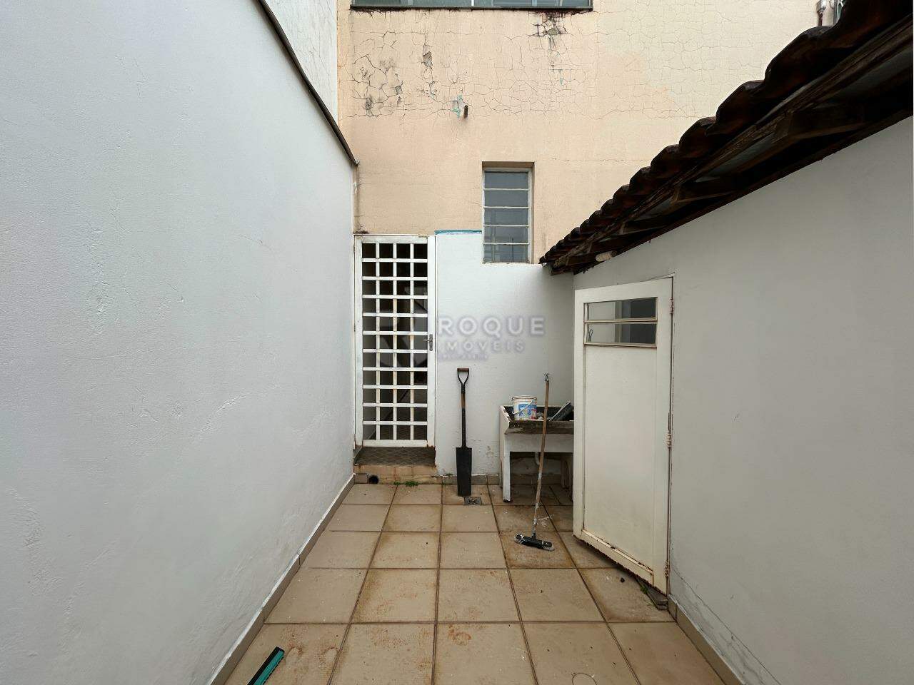 Salas/Conjuntos para aluguel no bairro Jardim Vista Alegre: Área de serviço