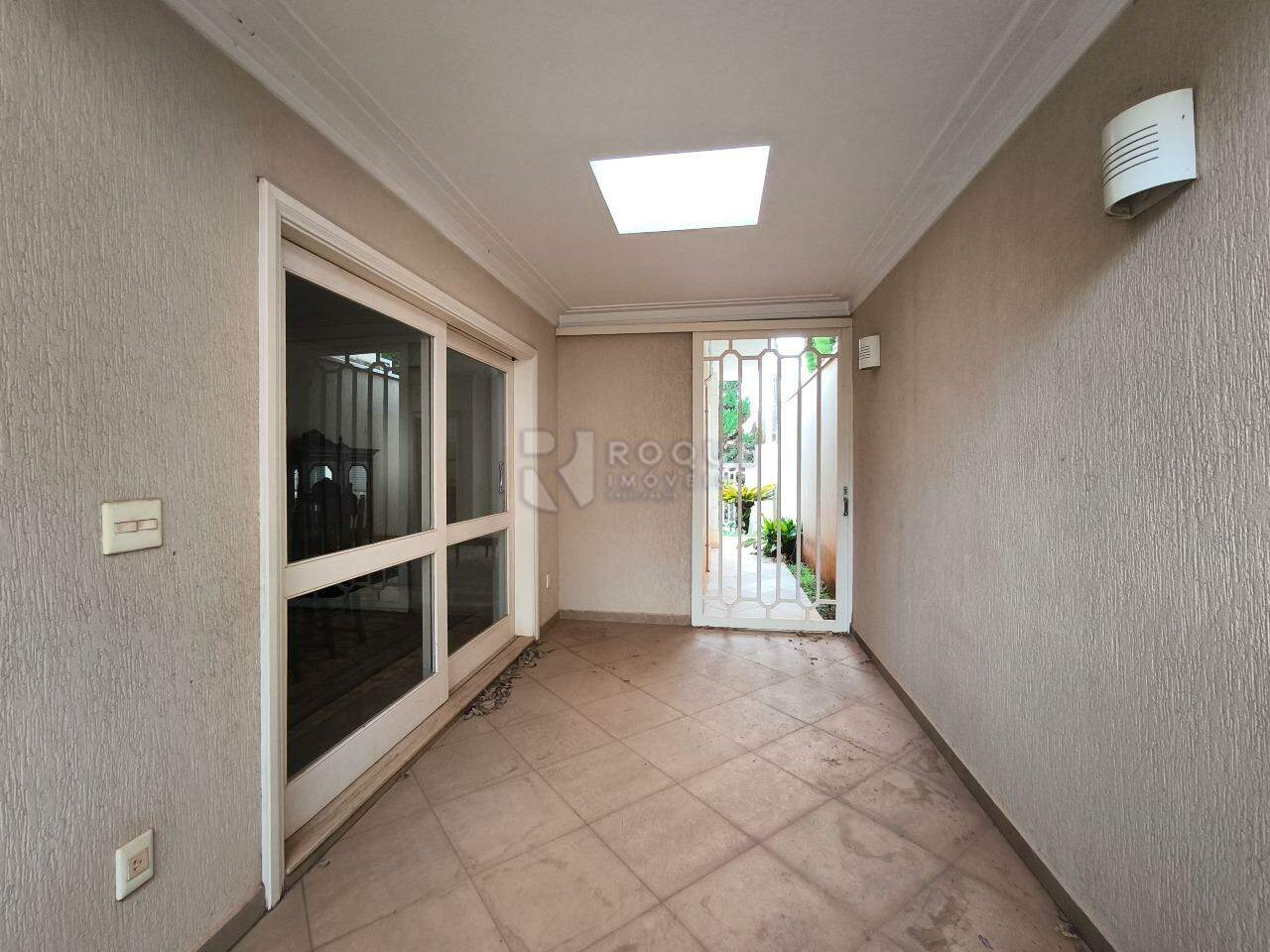 Casa em condomínio à venda no bairro Jardim Residencial Monsenhor Rossi: VARANDA