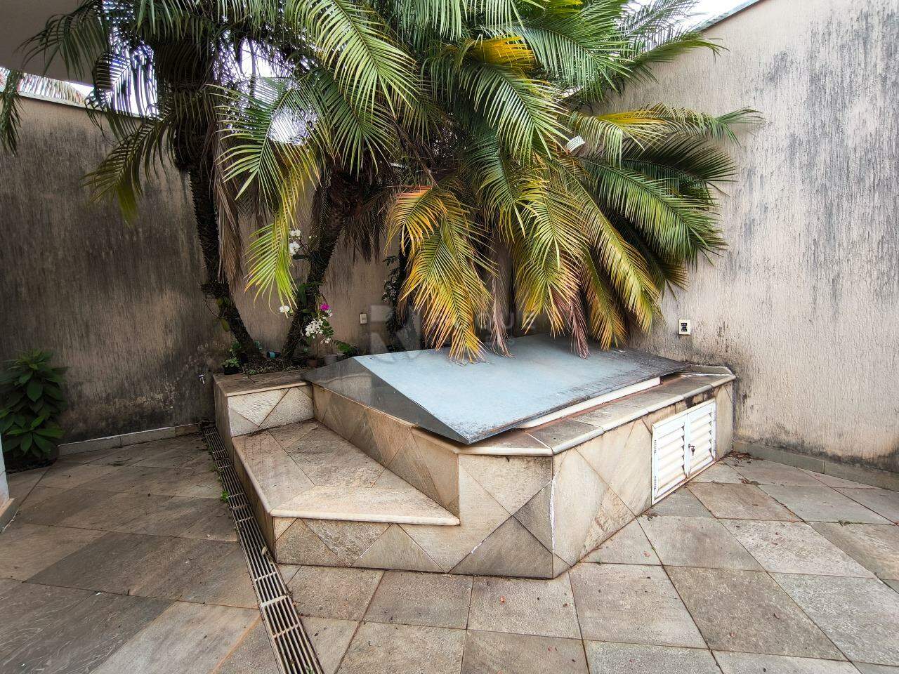 Casa em condomínio à venda no bairro Jardim Residencial Monsenhor Rossi: 