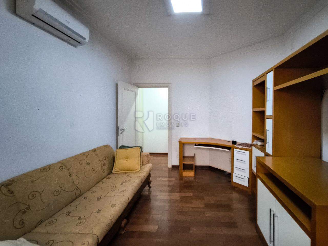 Casa em condomínio à venda no bairro Jardim Residencial Monsenhor Rossi: SALA DE TV