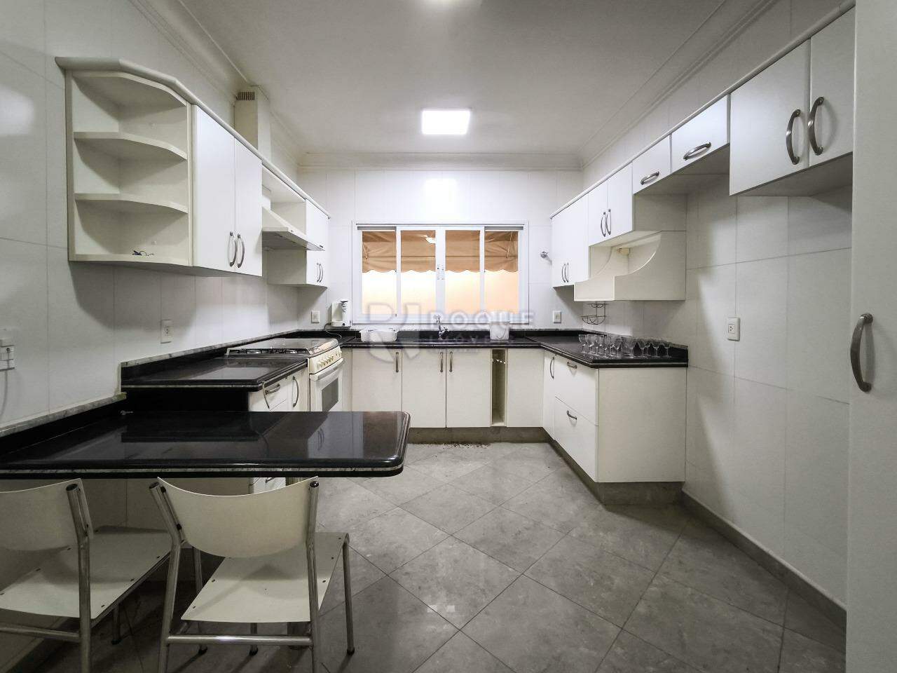 Casa em condomínio à venda no bairro Jardim Residencial Monsenhor Rossi: COZINHA