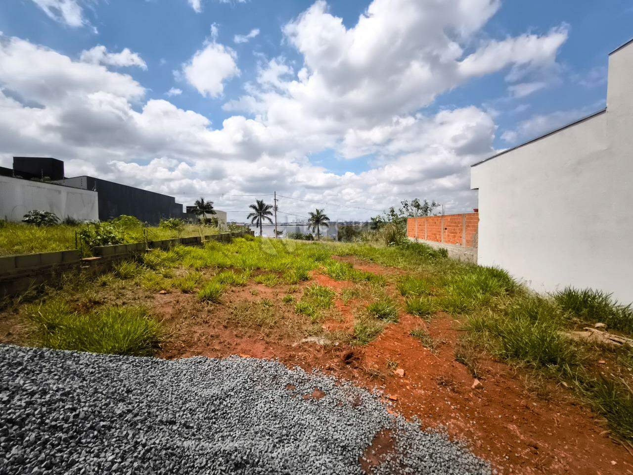 Terreno à venda no bairro Residencial Colinas do Engenho I: