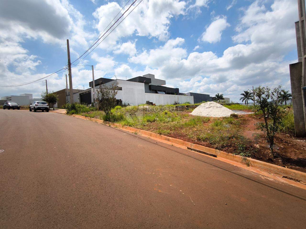 Terreno à venda no bairro Residencial Colinas do Engenho I: 