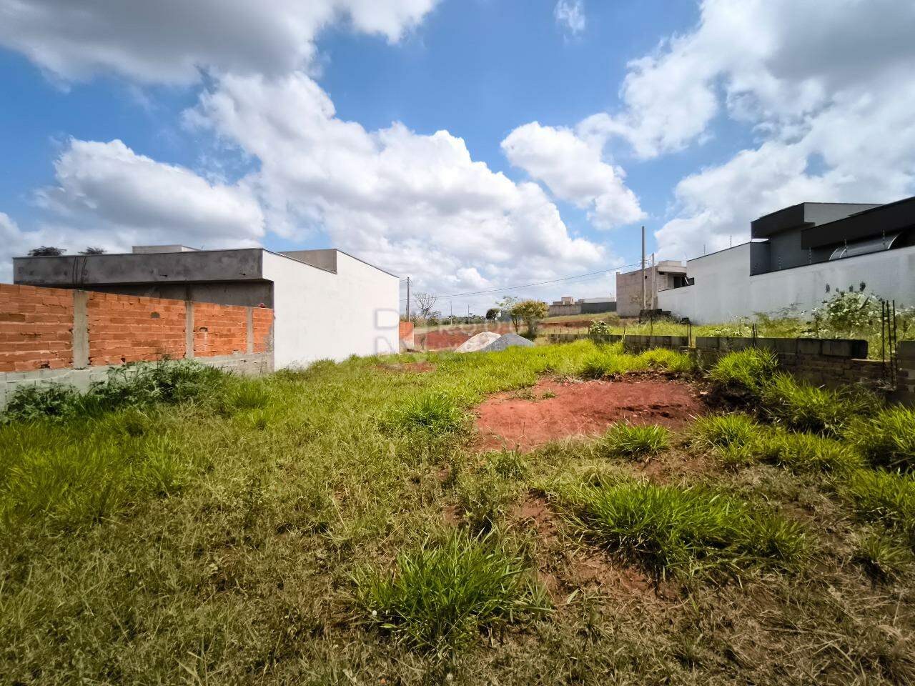 Terreno à venda no bairro Residencial Colinas do Engenho I:
