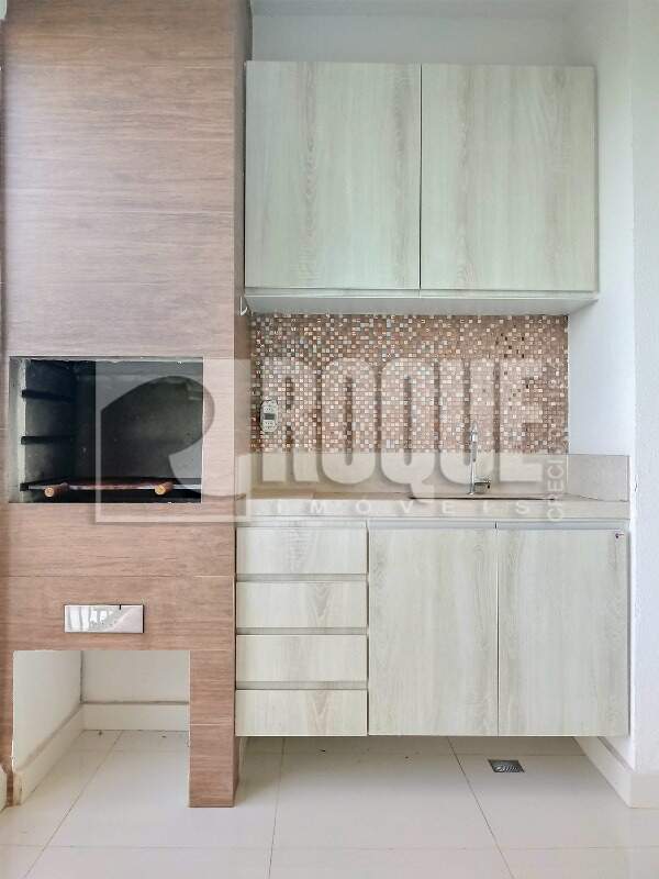 Apartamento à venda no bairro Desmembramento Oscar Antonio Breda: Sacada