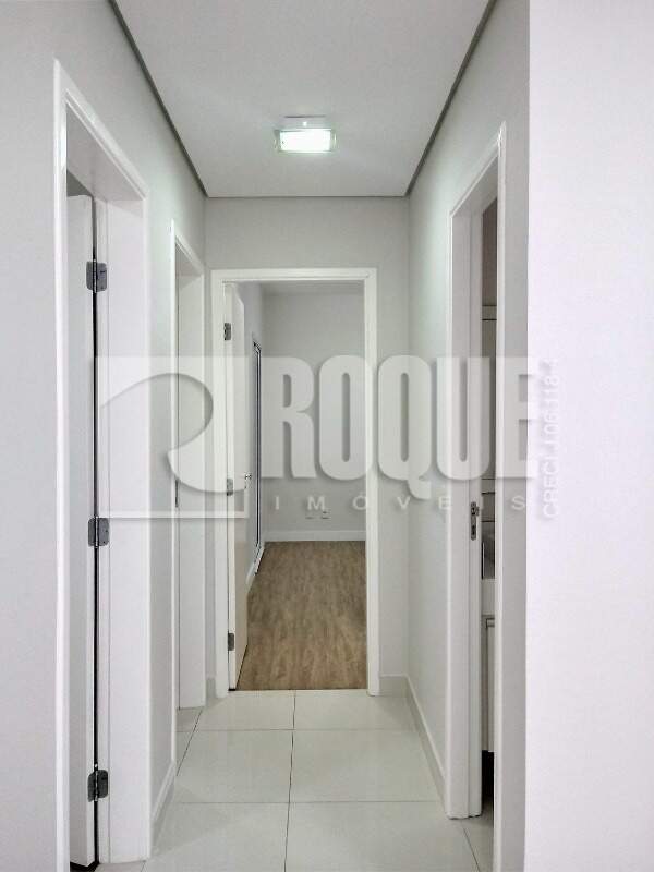 Apartamento à venda no bairro Desmembramento Oscar Antonio Breda: Hall