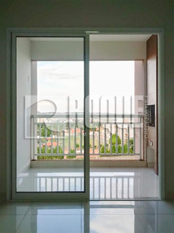 Apartamento à venda no bairro Desmembramento Oscar Antonio Breda: Sacada
