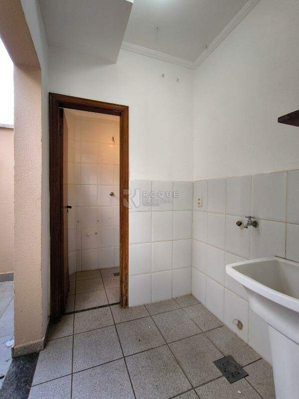 Casa em condomínio à venda no bairro Jardim Nossa Senhora de Fátima: LAVANDERIA