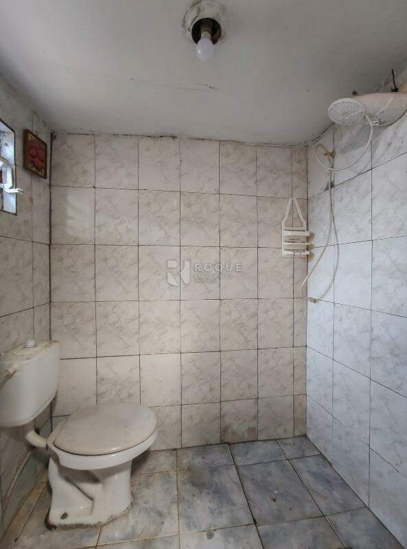Casa Residencial à venda no bairro Jardim Ouro Verde: WC fundo