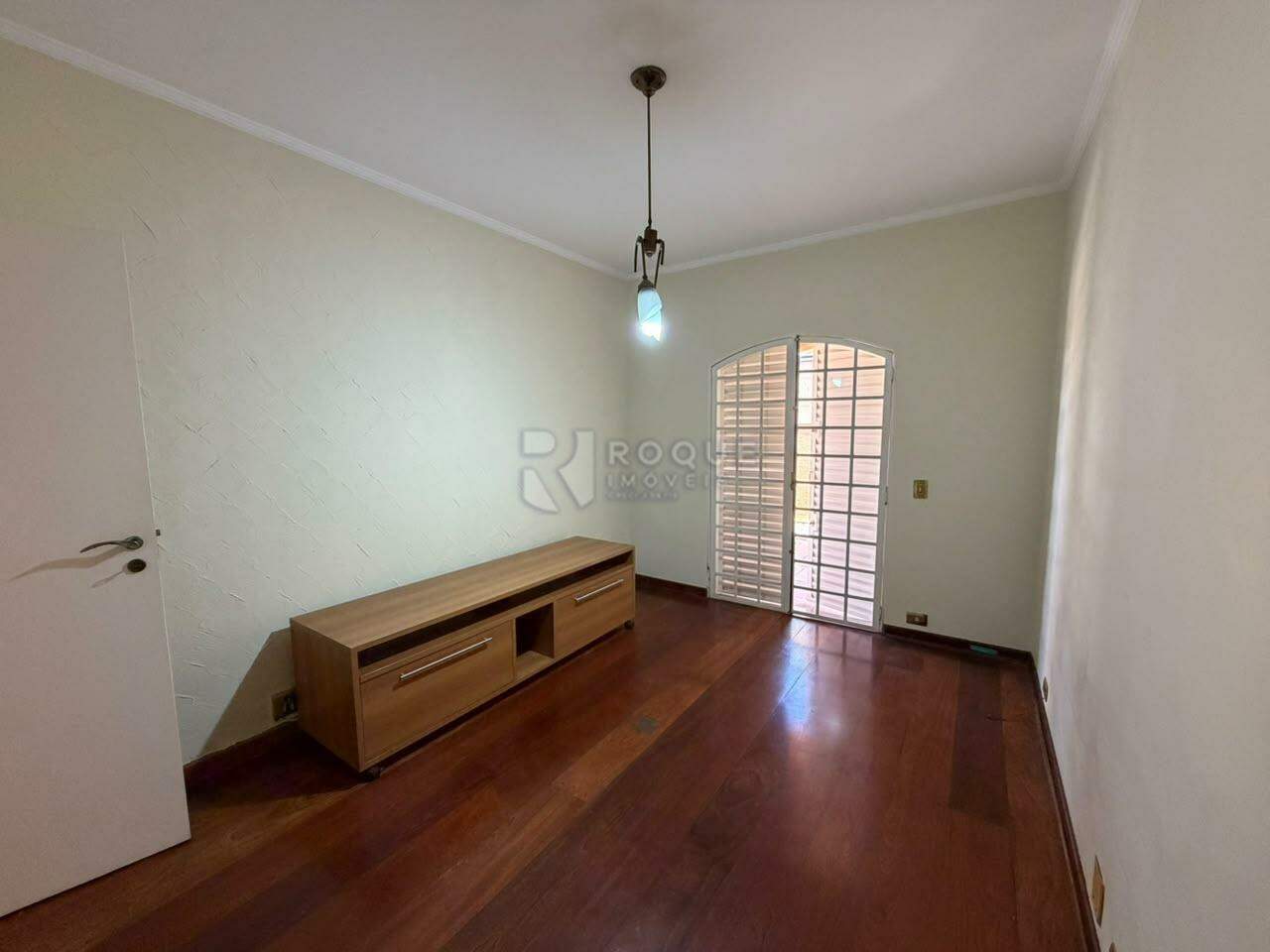 Casa Residencial à venda no bairro Jardim Residencial Monsenhor Rossi: SALA TV