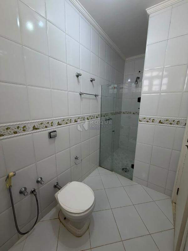 Casa Residencial à venda no bairro Jardim Residencial Monsenhor Rossi: BANHEIRO - SUÍTE 02
