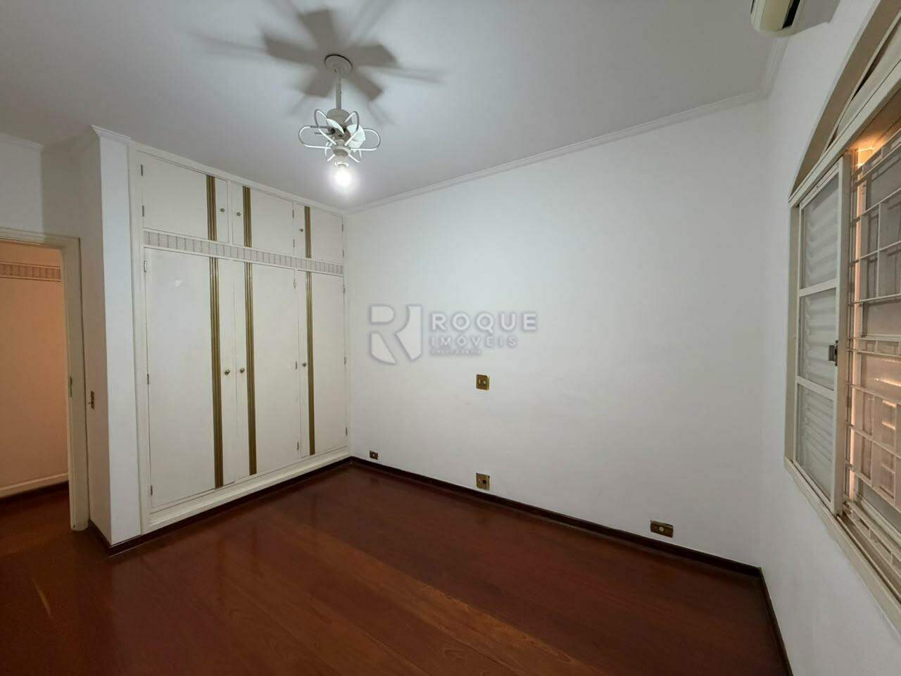Casa Residencial à venda no bairro Jardim Residencial Monsenhor Rossi: SUITE 01