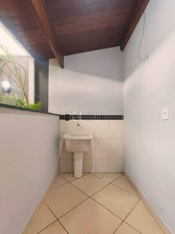 Casa Residencial para aluguel no bairro NOBREVILLE - RESD. - LIMEIRA/SP -: Lavanderia
