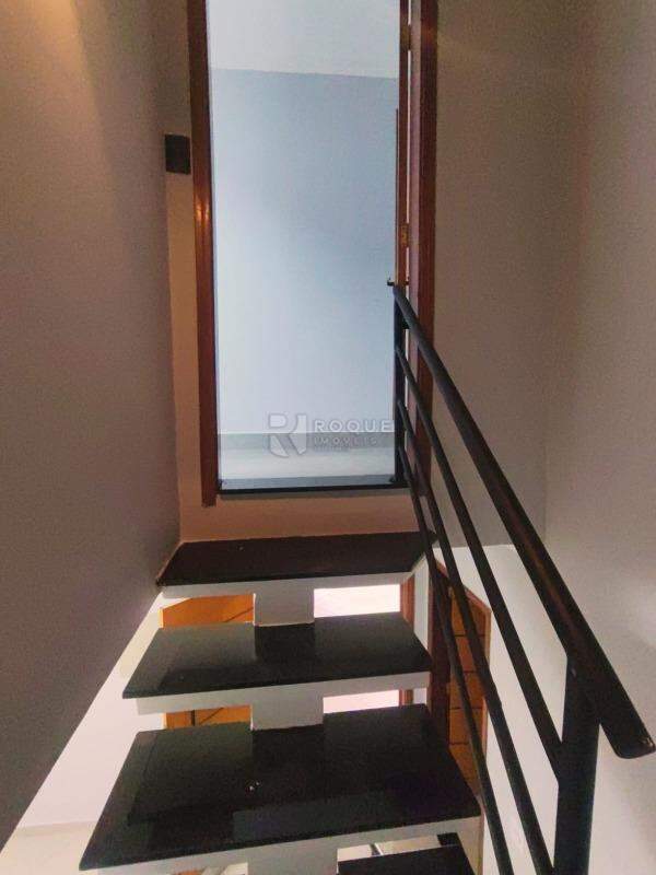 Casa Residencial para aluguel no bairro NOBREVILLE - RESD. - LIMEIRA/SP -: Hall superior