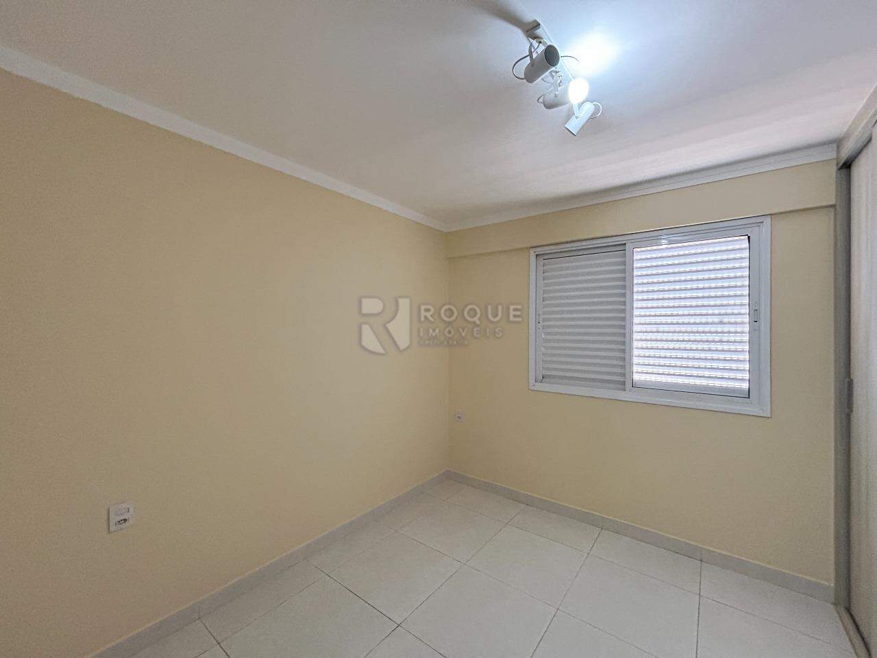 Apartamento para aluguel no bairro Centro: Dormitório 2 suíte