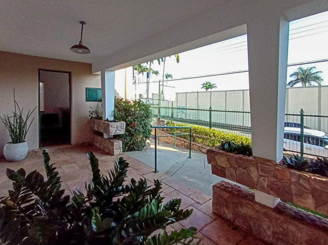 Casa Residencial à venda no bairro Centro: 