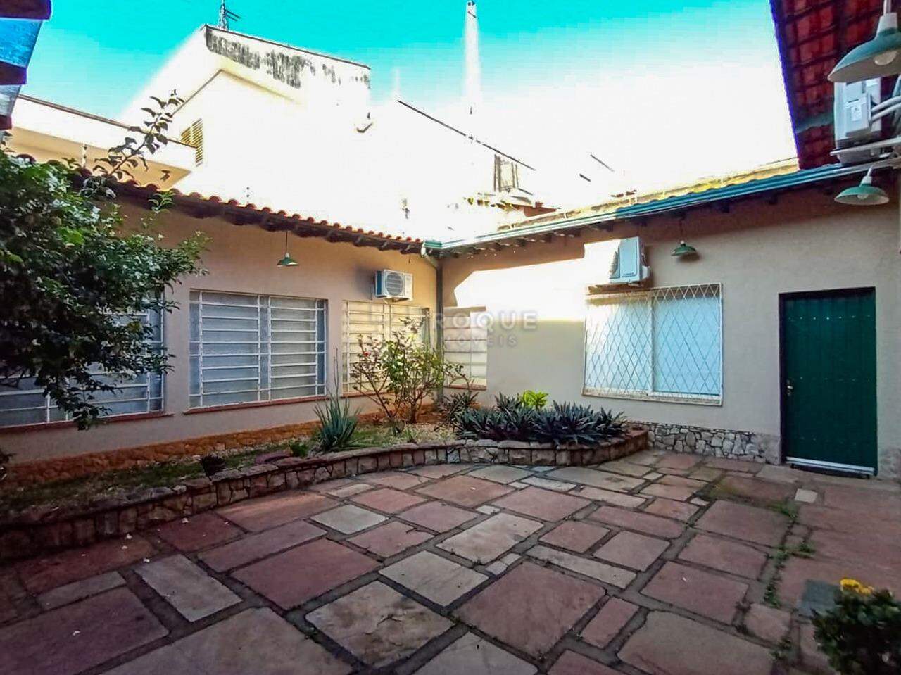 Casa Residencial à venda no bairro Centro: