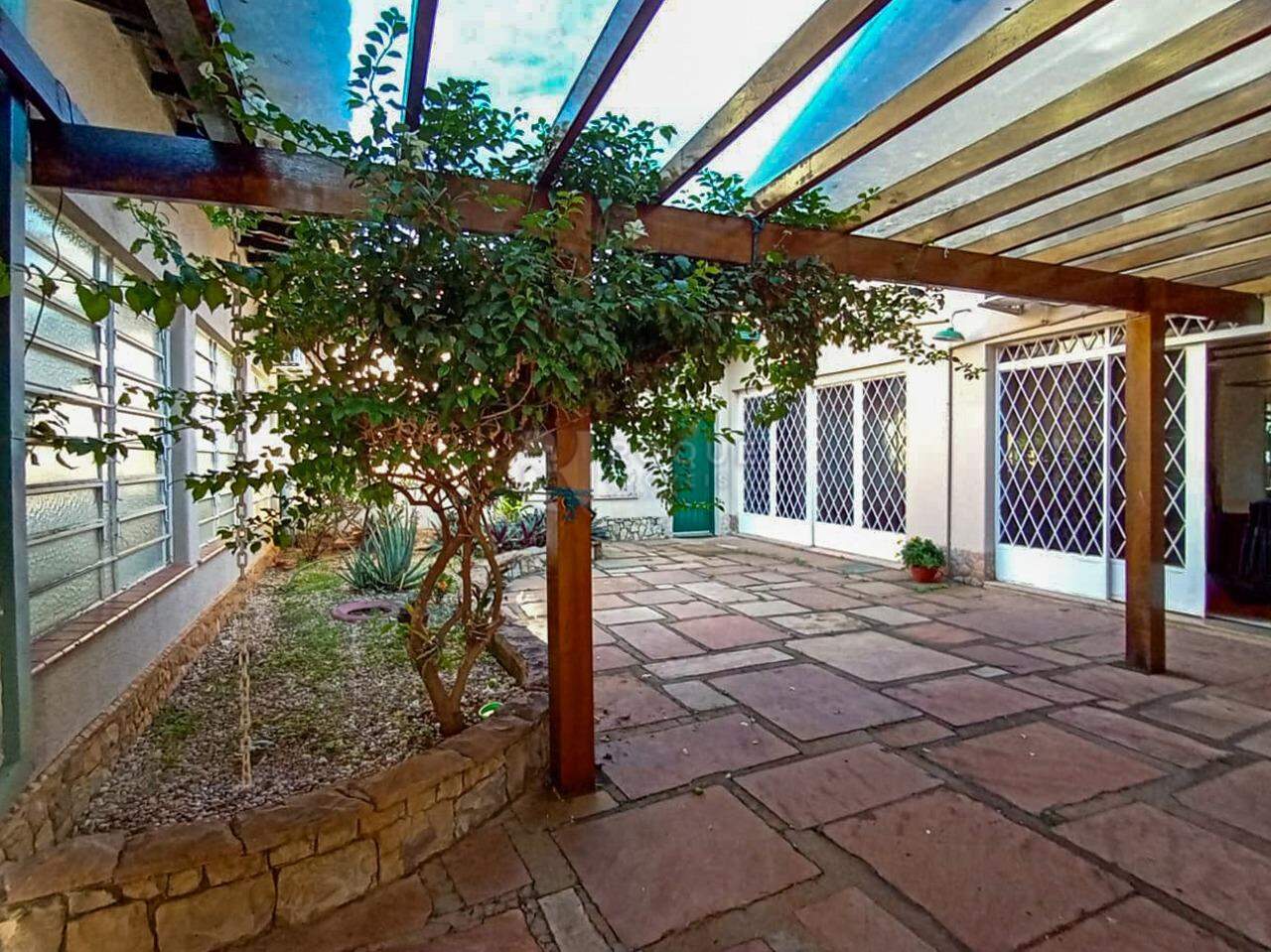 Casa Residencial à venda no bairro Centro: