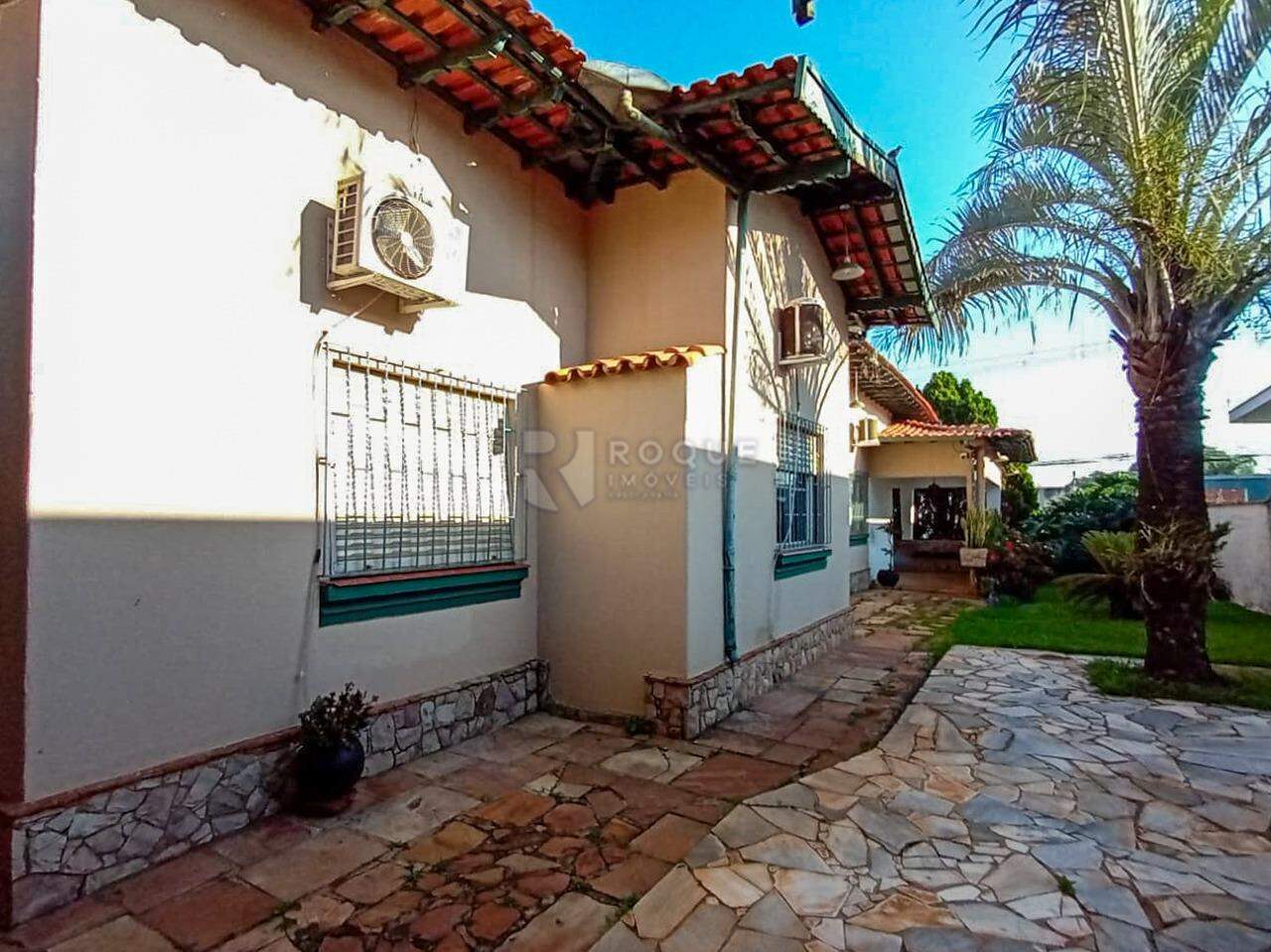 Casa Residencial à venda no bairro Centro: