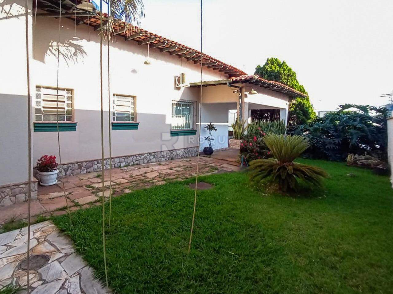Casa Residencial à venda no bairro Centro: