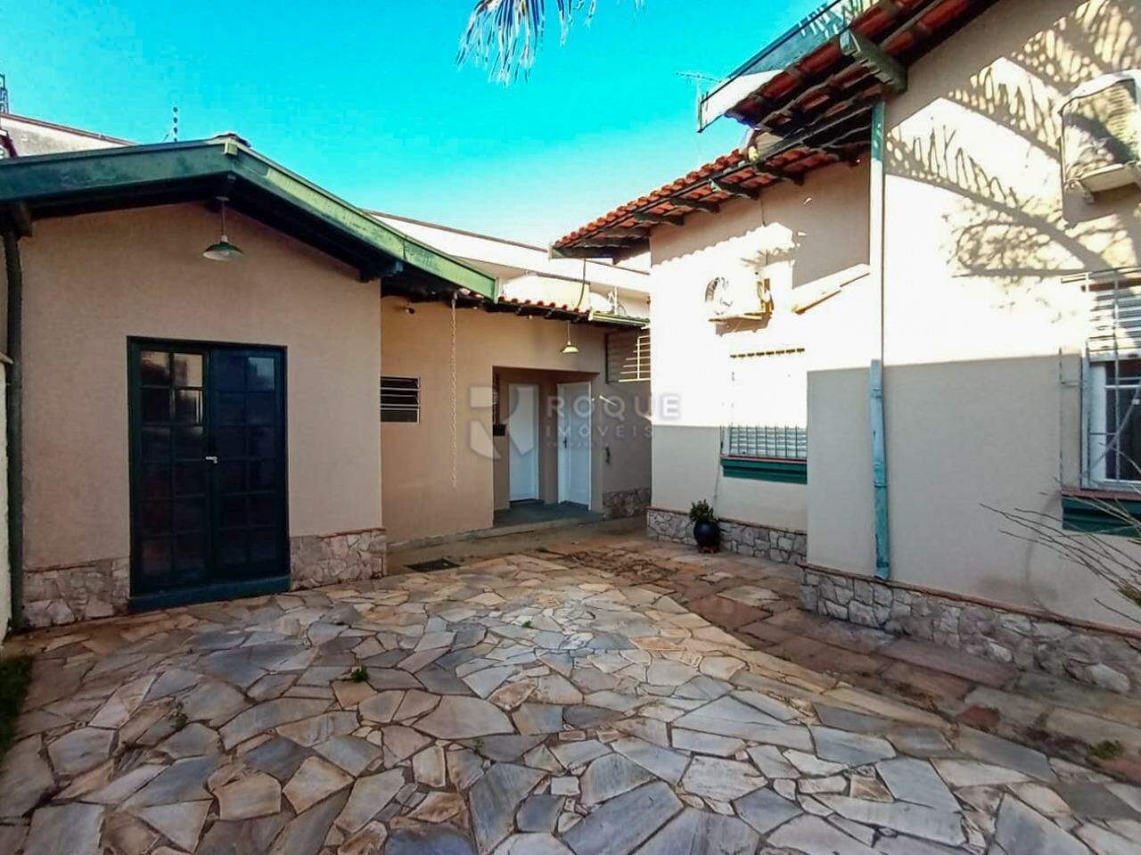 Casa Residencial à venda no bairro Centro: