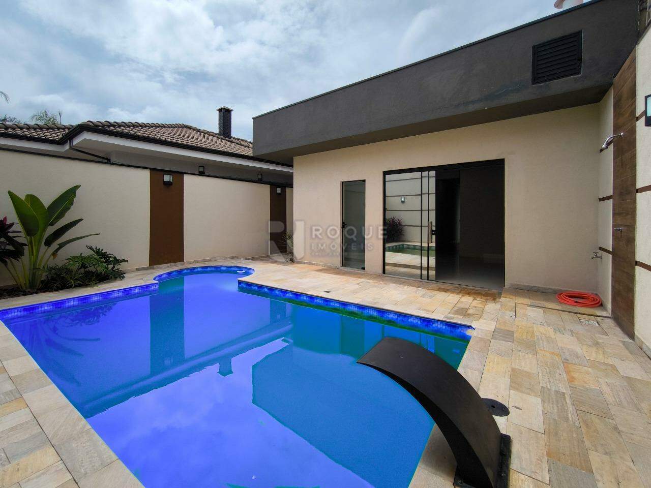 Casa em condomínio à venda no bairro Jardim Solar dos Nobres: PISCINA