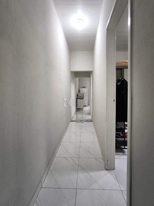 Casa Residencial à venda no bairro Vila São João: CORREDOR INTERNO