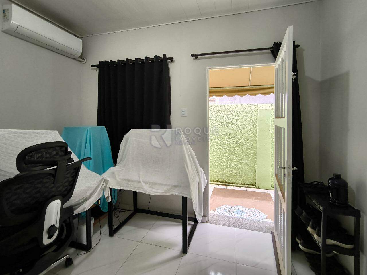 Casa Residencial à venda no bairro Vila São João: SALA DE ESTAR