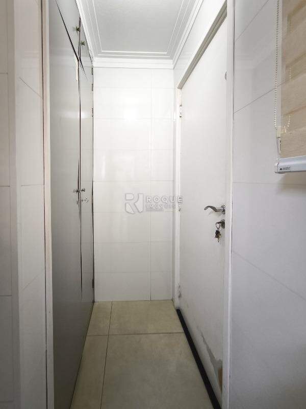 Apartamento à venda no bairro Centro: ENTRADA DE SERVIÇO