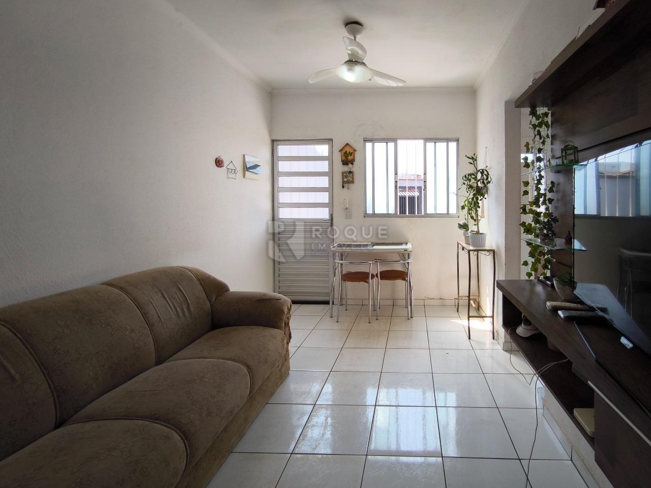 Casa Residencial à venda no bairro Jardim Residencial e Comercial Alto dos Laranjais: SALA DE ESTAR