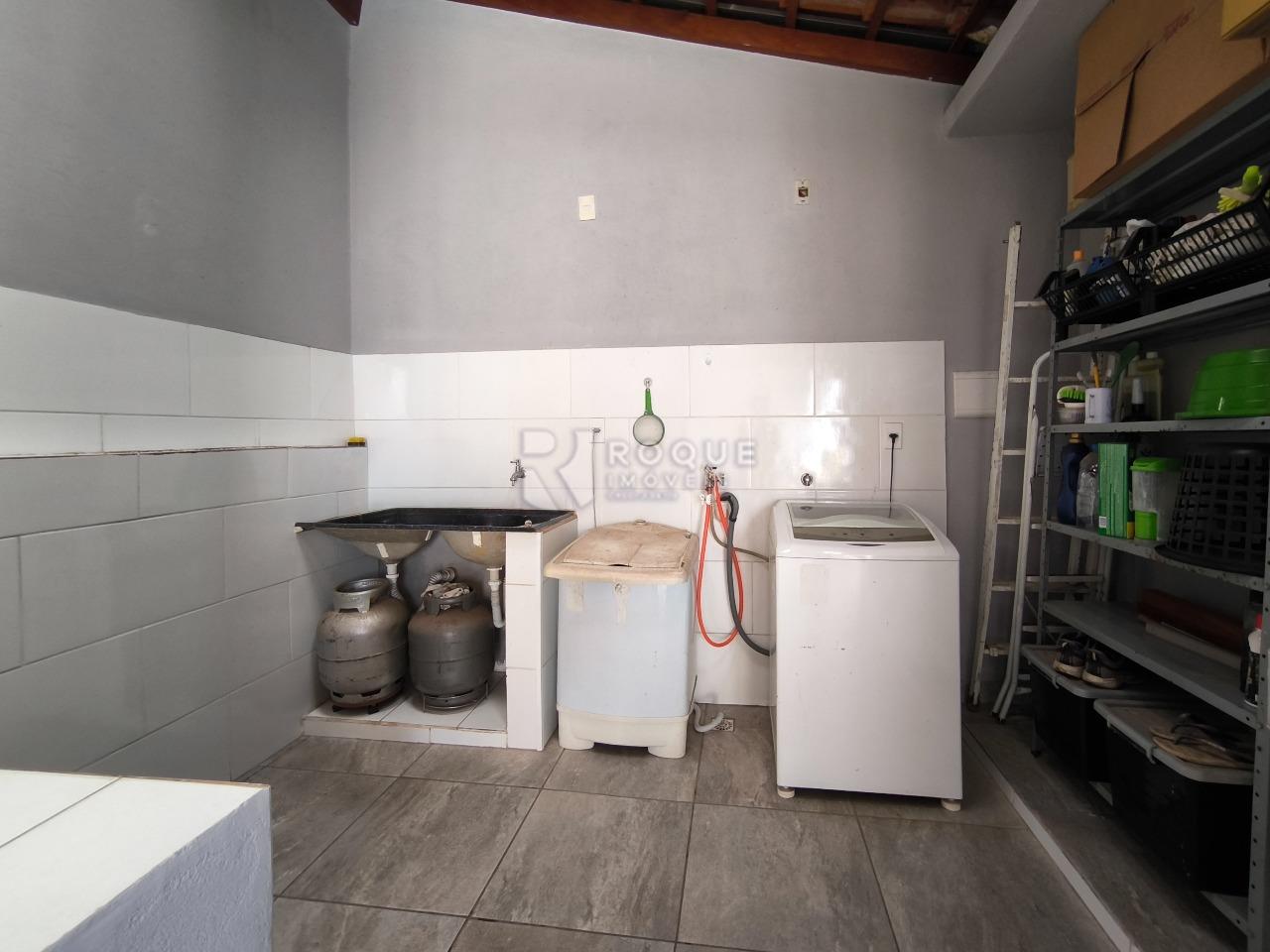 Casa Residencial à venda no bairro Jardim Residencial e Comercial Alto dos Laranjais: LAVANDERIA