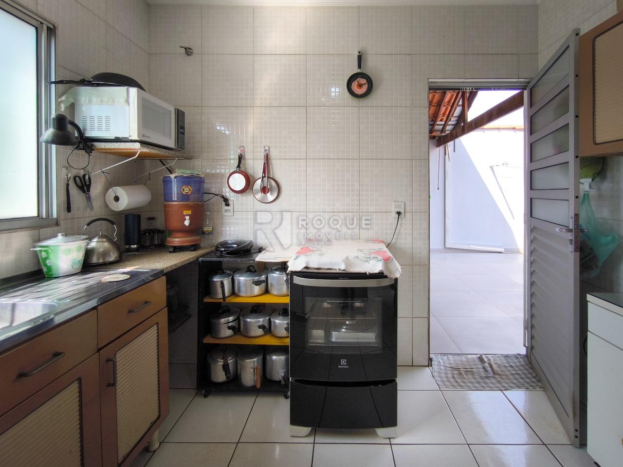 Casa Residencial à venda no bairro Jardim Residencial e Comercial Alto dos Laranjais: COZINHA