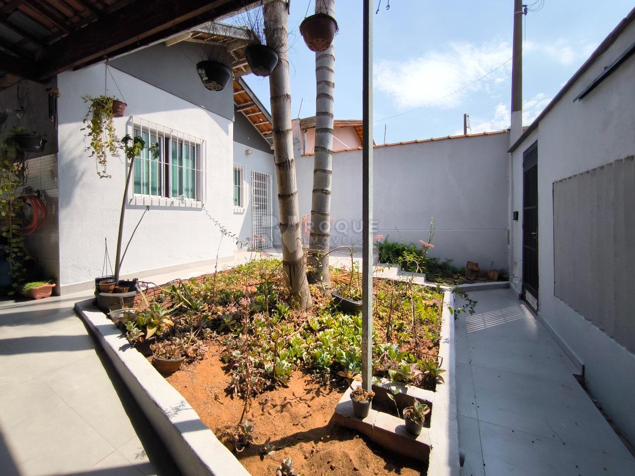 Casa Residencial à venda no bairro Jardim Residencial e Comercial Alto dos Laranjais: JARDIM