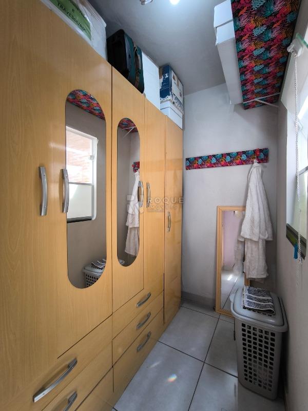 Casa Residencial à venda no bairro Jardim Residencial e Comercial Alto dos Laranjais: CLOSET SUÍTE