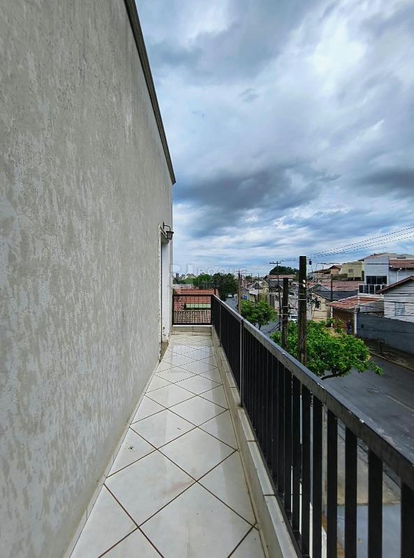 Casa Residencial para aluguel no bairro Vila Piza: Sacada