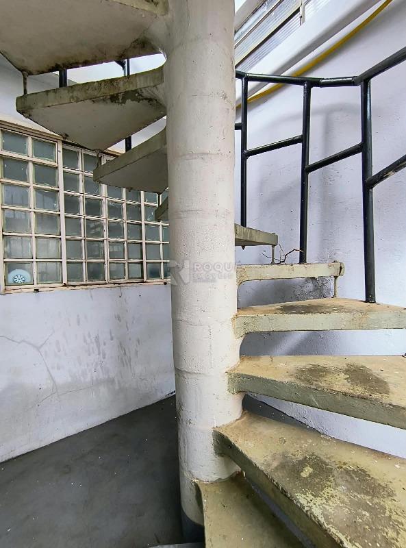 Casa Residencial para aluguel no bairro Vila Piza: Escada de acesso 
