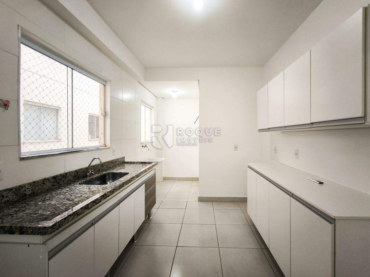 Apartamento à venda no bairro Jardim Santa Adélia: COZINHA