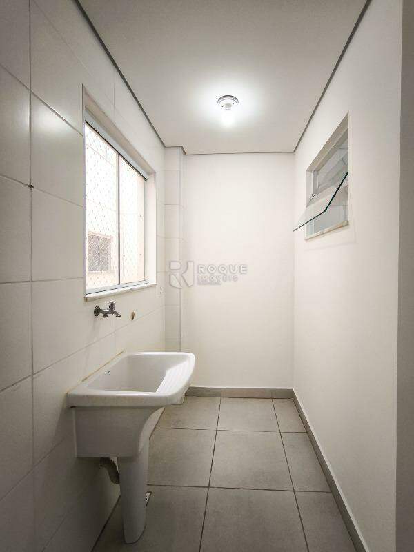 Apartamento à venda no bairro Jardim Santa Adélia: LAVANDERIA