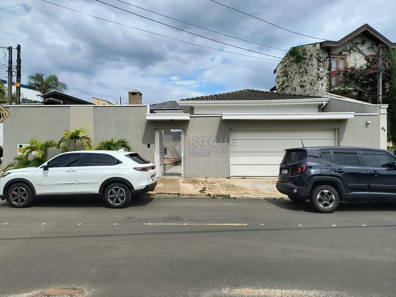 Casa em condomínio para aluguel no bairro Jardim Residencial Alto Da Capela: Fachada