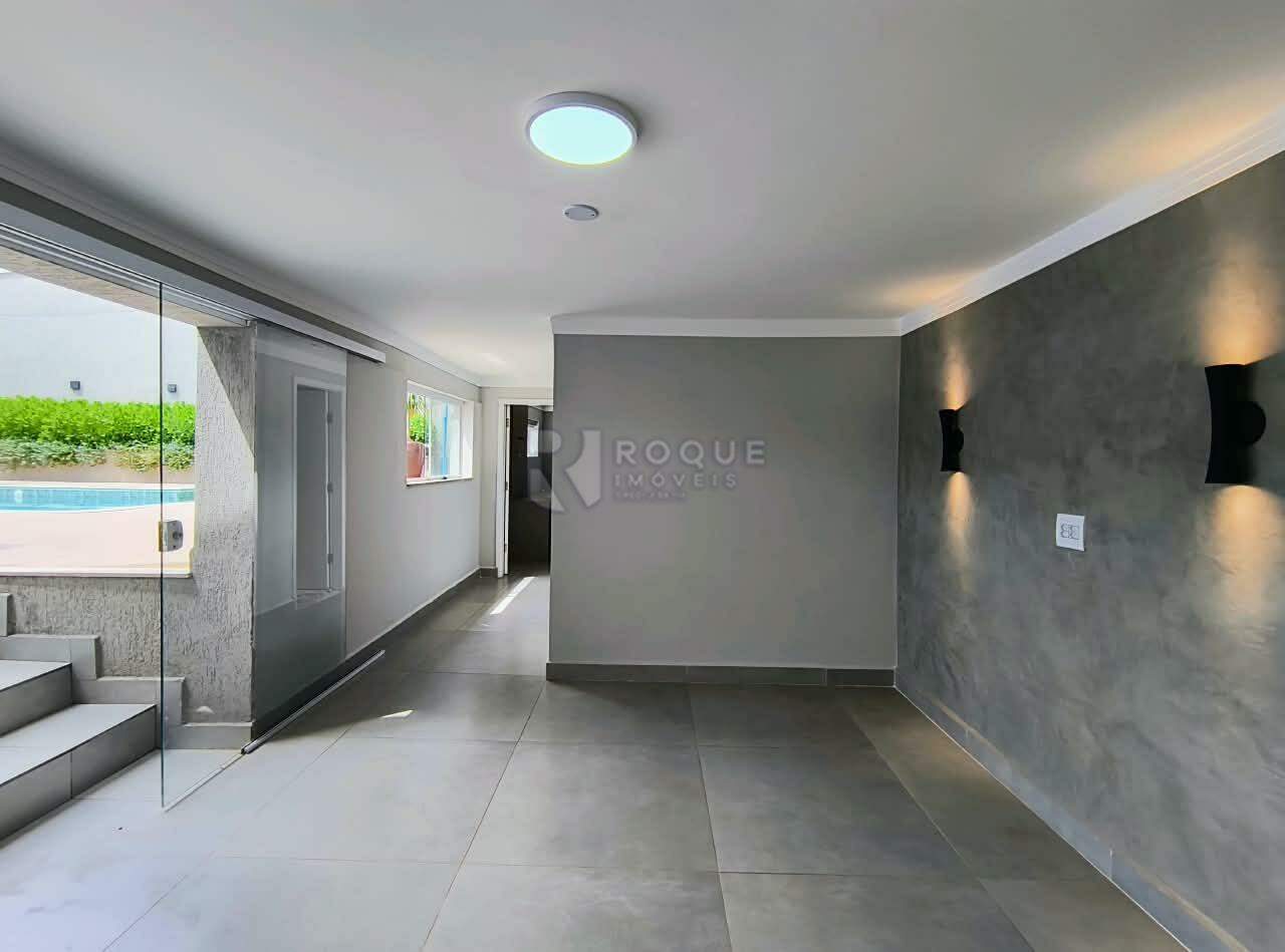 Casa em condomínio para aluguel no bairro Jardim Residencial Alto Da Capela: Sala inferior